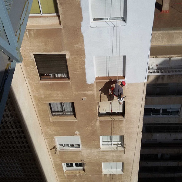 Pintado de fachadas y patios interiores en Cartagena y Murcia