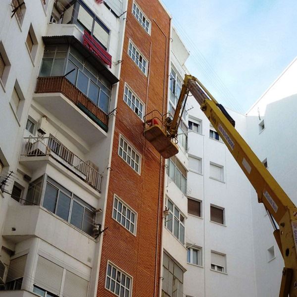 trabajos en altura instalación tubo